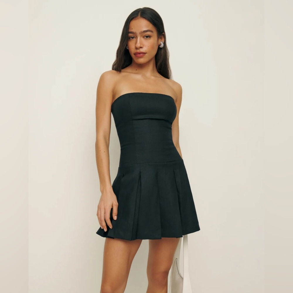 Reformation Isabeli Linen Dress in black!